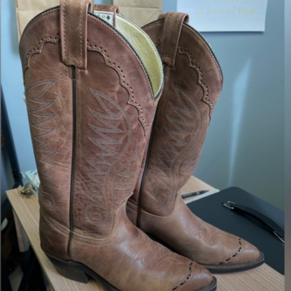 Size 7 Women’s Canada West Boot